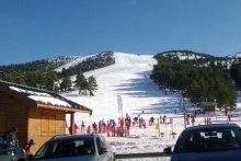 Greulieras, estacion d'esquí familiala en país grassenc, quauquei pistei e so bèu cèu