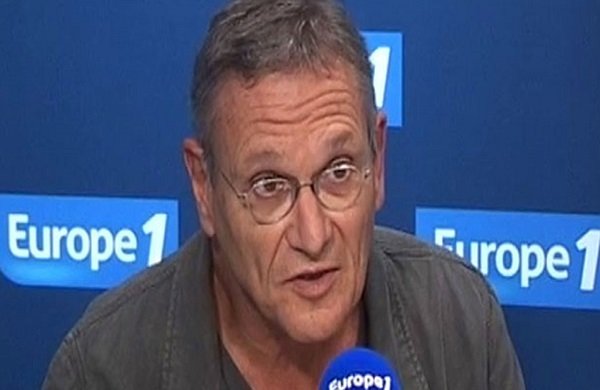 Rony Braumann, èx-president de “Mètges sens Frontièras”, nascut a Jerusalèm ditz que “portar la quipà es un signe politic d’afiliacion a la politica de l’Estat d’Israèl” e doncas se pausa en contra