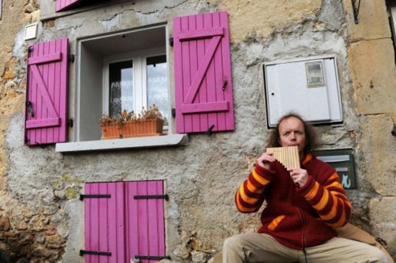 Sylvain Pierre Durif se faguèt conéisser del public a l’escasença de l’eveniment de la fin del Mond del 21 de decembre de 2012 a Bugarag (Corbièras)