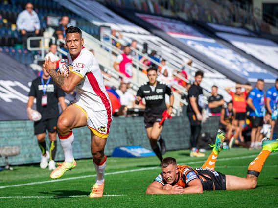 Los Tigres de Castleford  poguèron pas arrestar lo centre australian Israel Folau dels Dragons Catalans