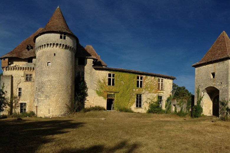 En 2034, lo castèth d’Esclinhac que celebrarà lo son millenari, mes lo son aviéner qu’ei incertan