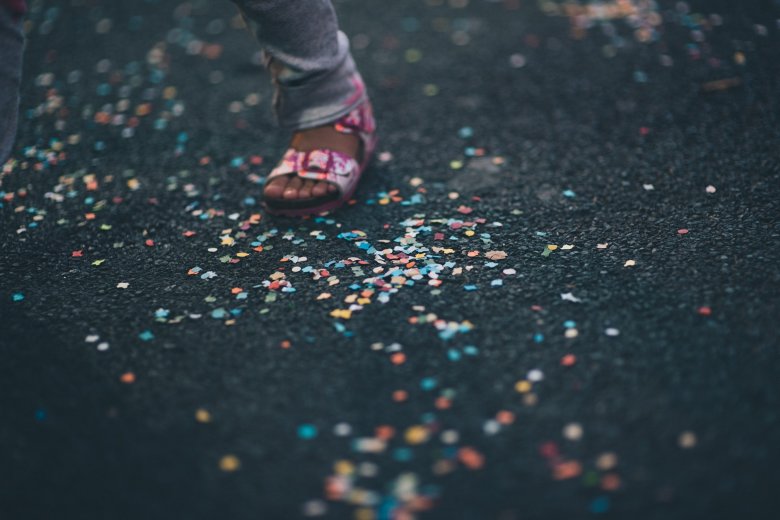 Sèm un confetti de pas res e un son fugitiu dins la cultura de França!Se ne passa de bèlas…