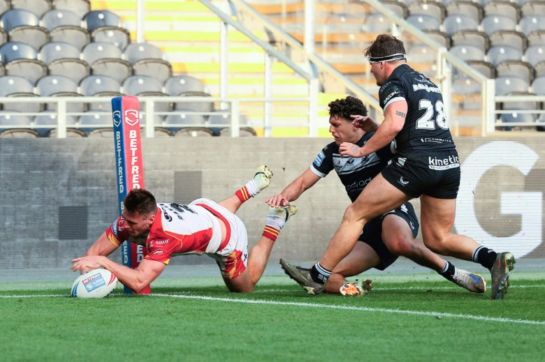 Los Dragons clavan lor sason amb una victòria 2494 cò d ‘Hull FC : darrièr ensag de Tom Davies jos las colors catalanas