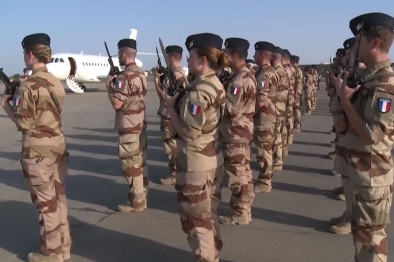 Chad romp sos acòrdis militars amb França