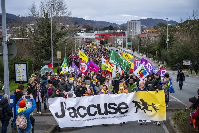 Mai de 3500 autoinculpacions en solidaritat amb los sèt activistas bascos