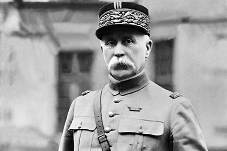 Au parat de la visita deu manescau Pétain a Tolosa lo 5 de noveme de 1940, un grop de gojats e gojatas an engibanada e fabricada una maquina que lancèva dambe retard paperòts contra la politica de collaboracion e qu’aperavan a i resistir